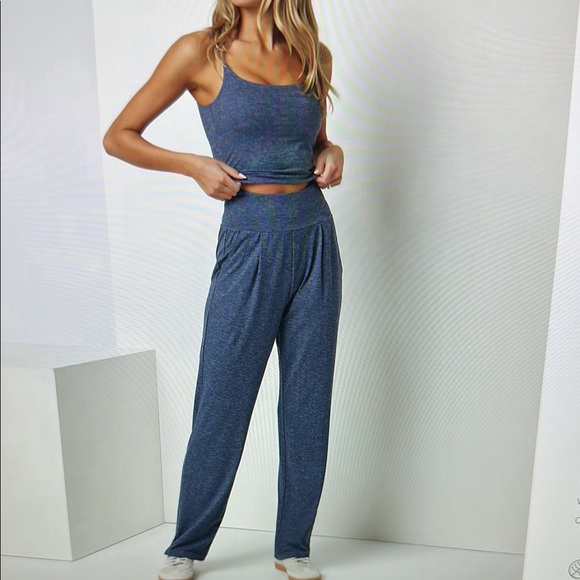 Vuori Lux At Ease Straight pant, M, Azure Heather - Picture 4 of 6